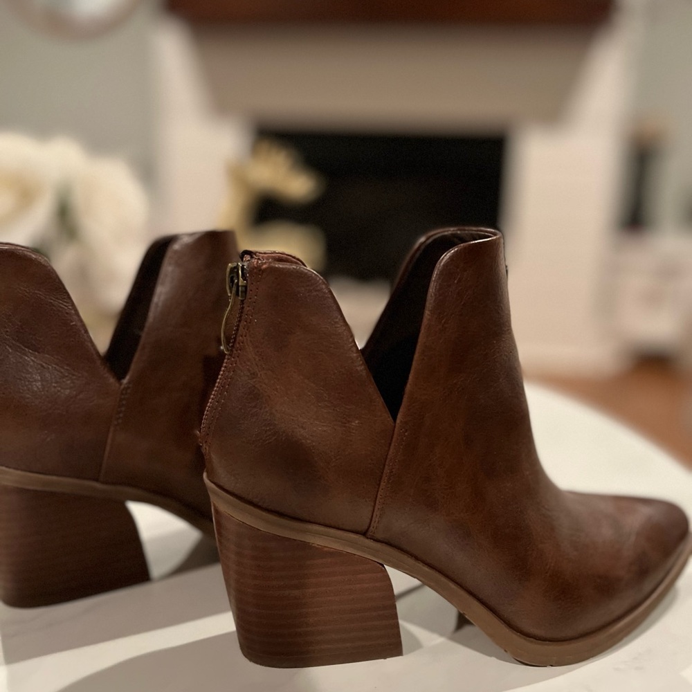 Women’s ankle boots. Francesca’s